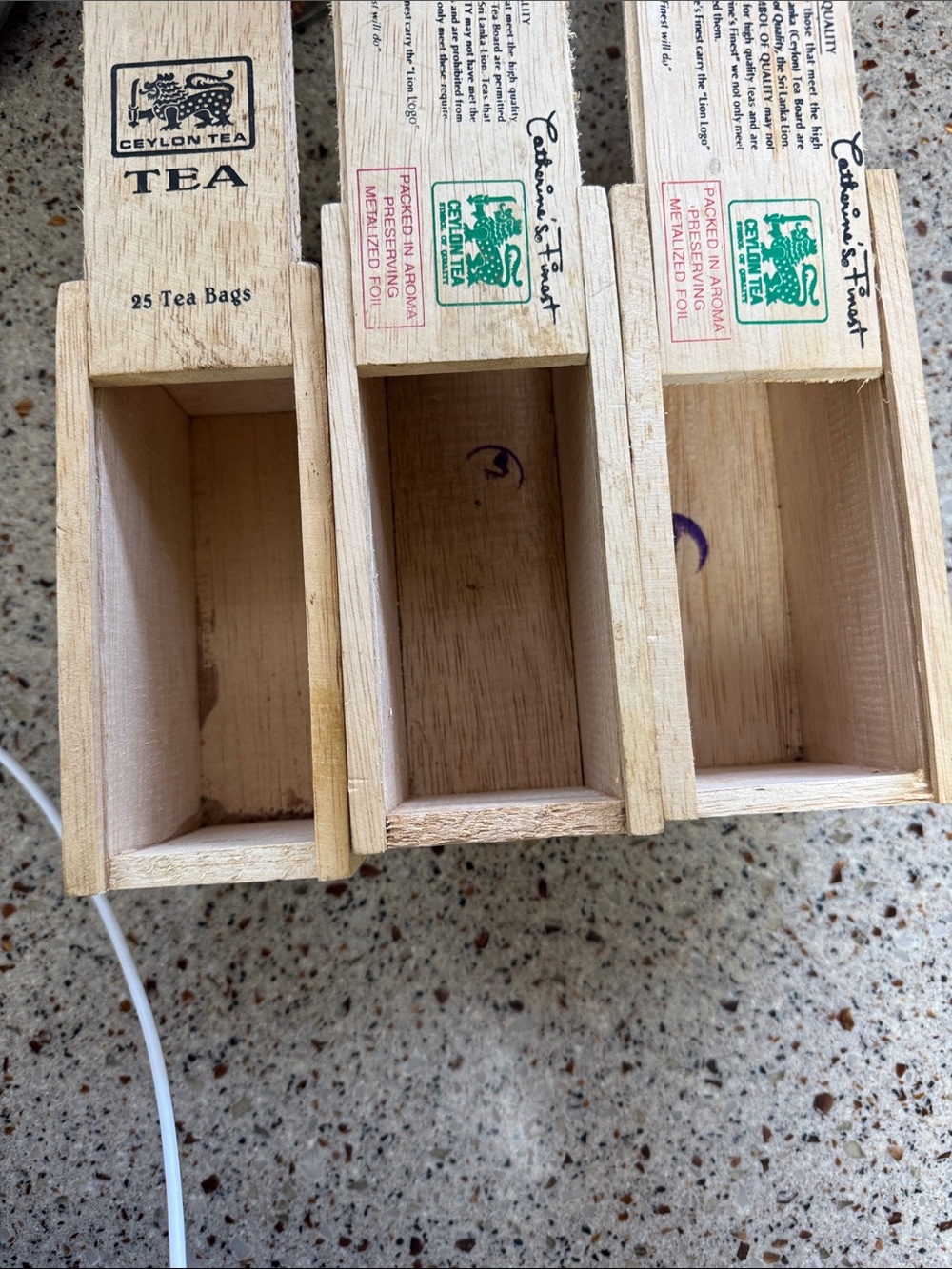 Empty Decorative Storage Display - Picture 5 of 5